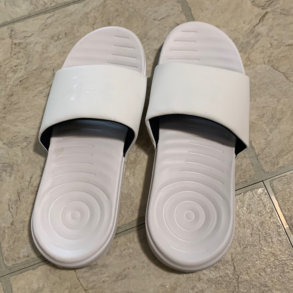Under Armour womens slide sandals  size 9